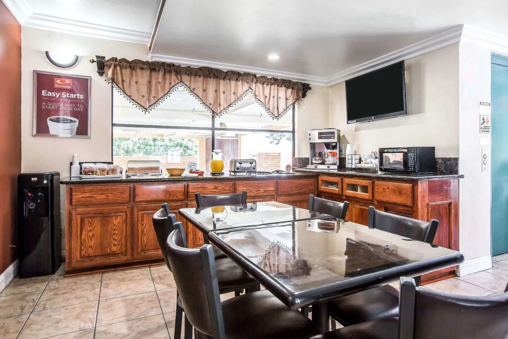 Pico Rivera Inn and Suites