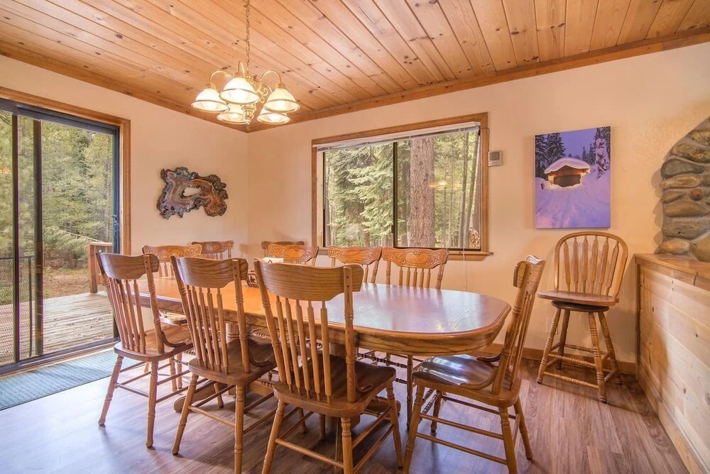 Classic 3 BR / 2 BA Near Tahoe Donner Ski Area!
