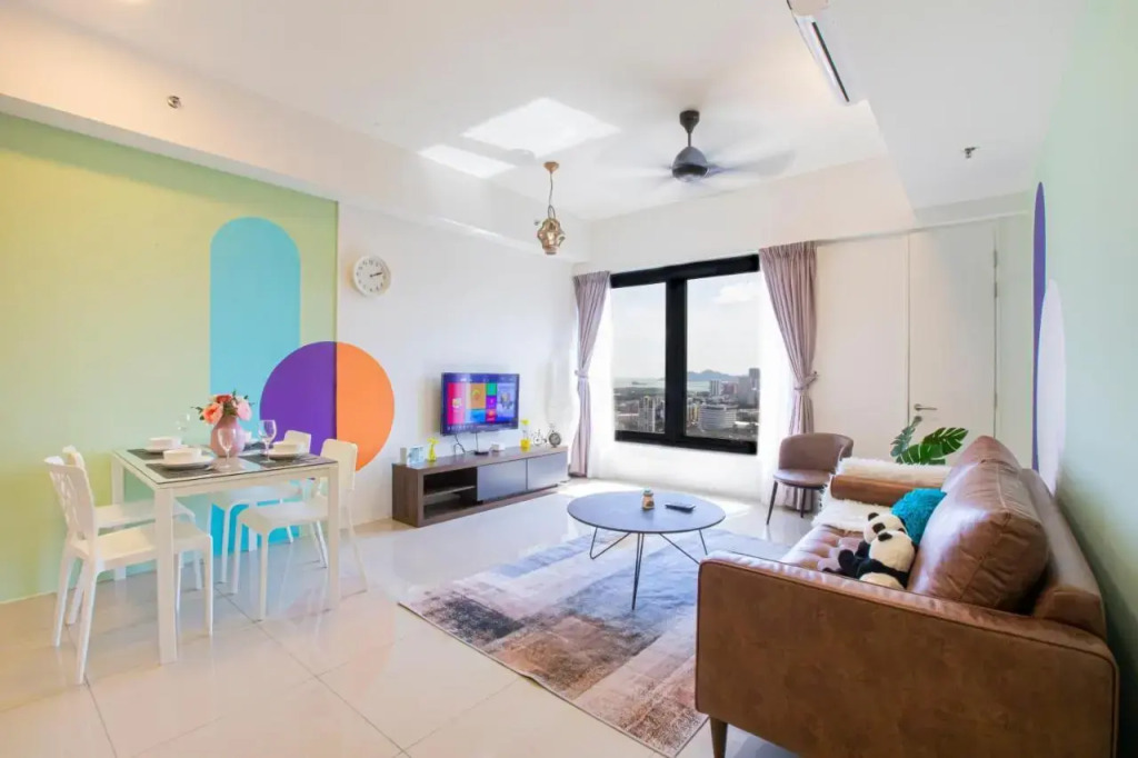 Georgetown High Floor Luxury 3BR Suite