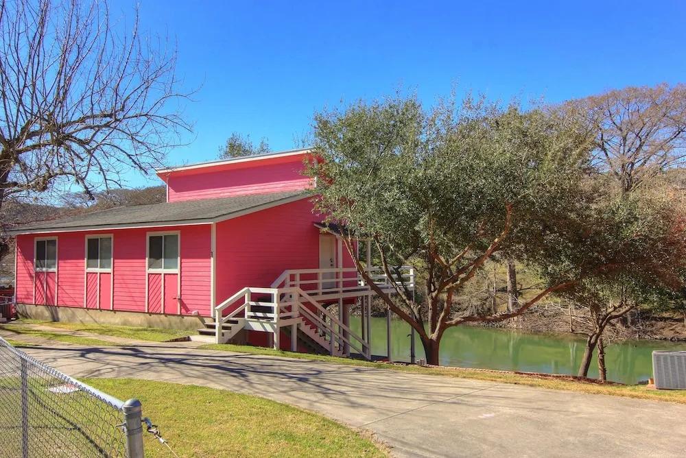Three Pink Housez 2