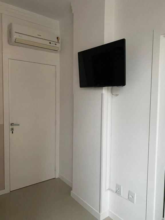Suíte 1 com cama de casal,em apartamento compartilhado ar condicionado, tv, e Wi-fi -frigobar