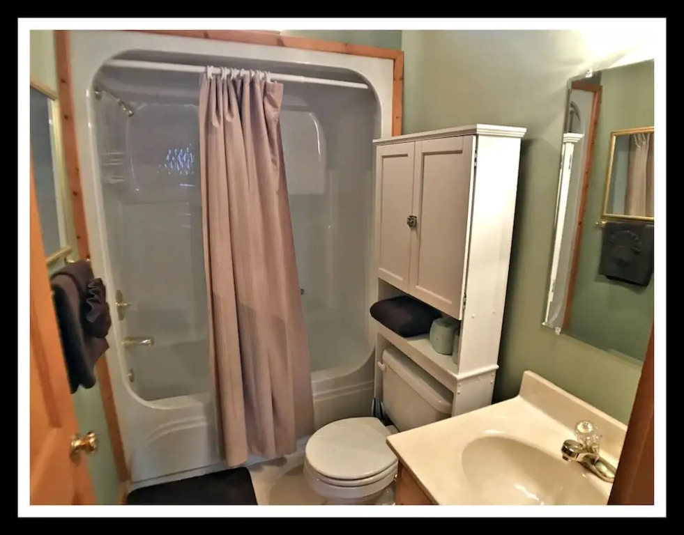 Mountain Tyme Lodge 5 Bedrooms 3 Bathrooms Cabin
