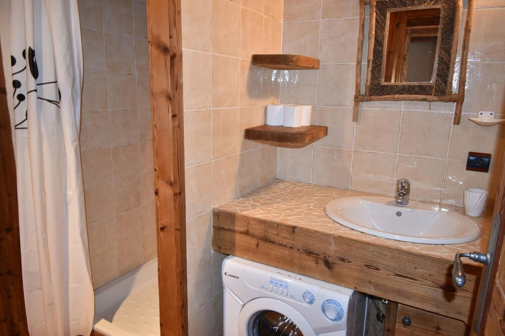 VAUJANYLOCATIONS - Chalets Clovis I & II