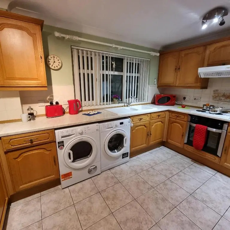 PREMIER - Whifflet Apartment