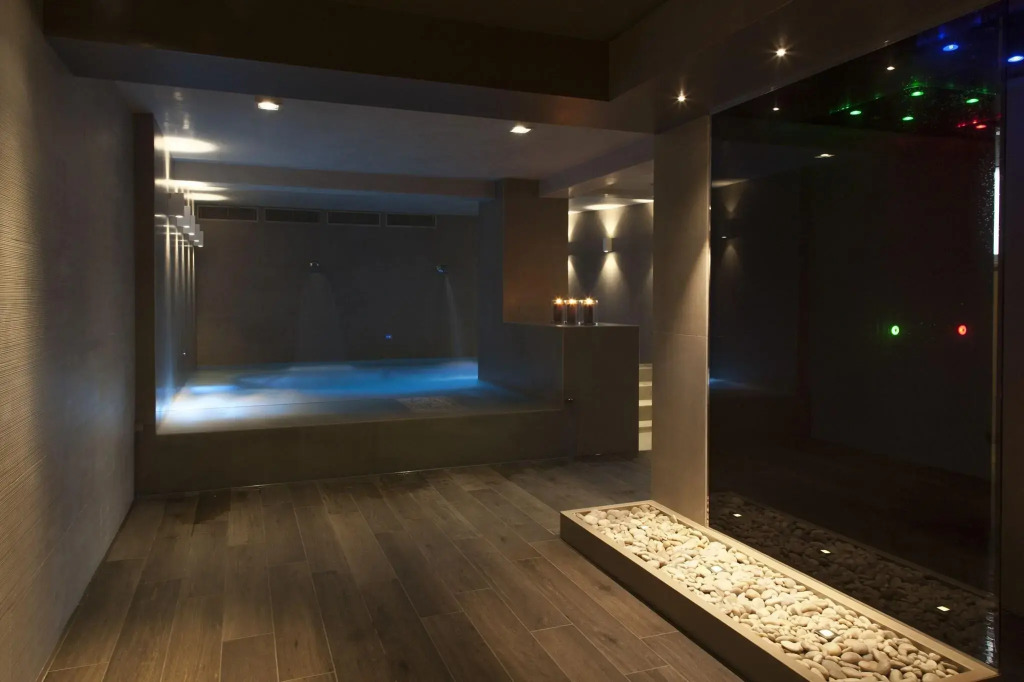 Ego Hotel