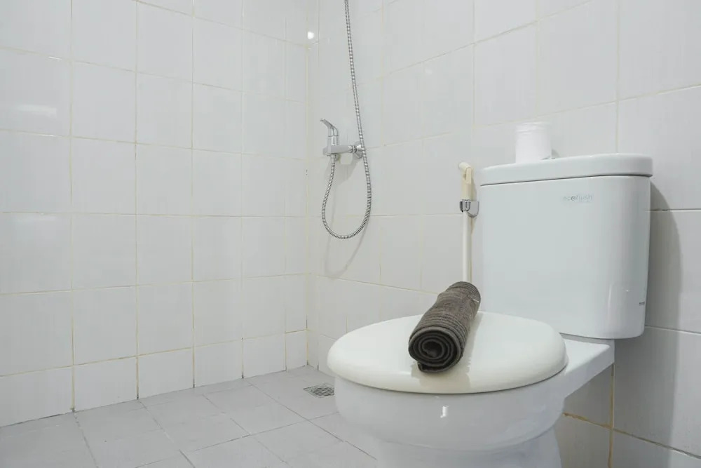 Scenic And Strategic Studio Amethyst Apartment