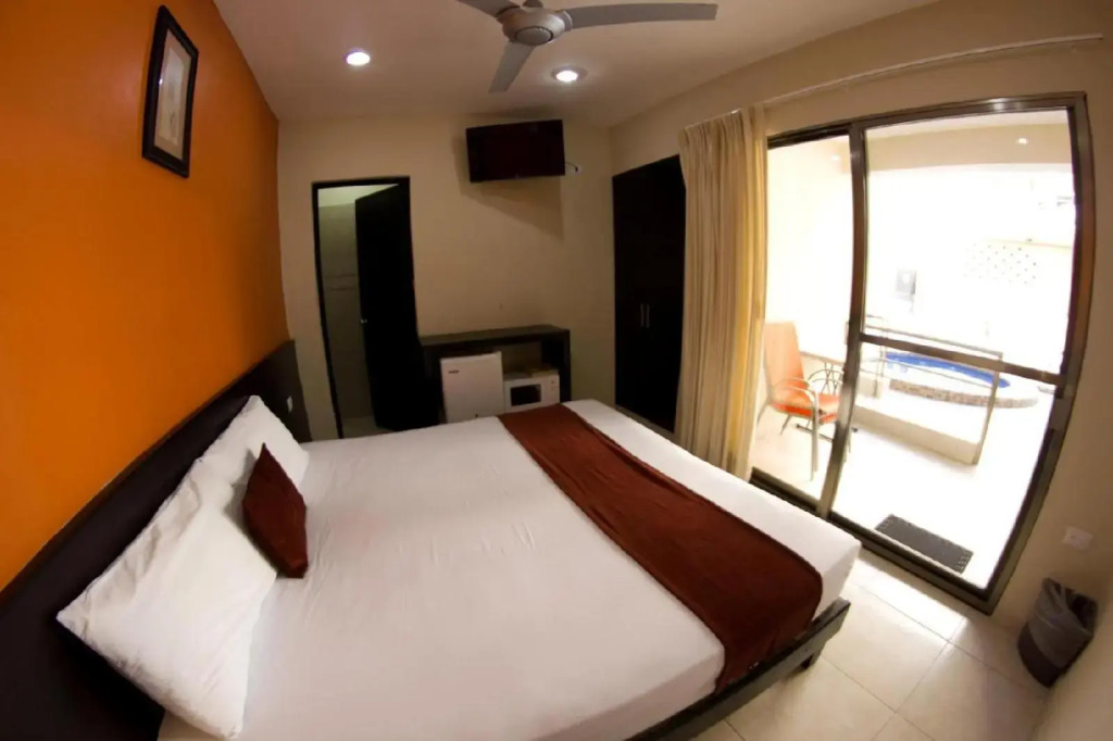 Hotel & Suites Domani
