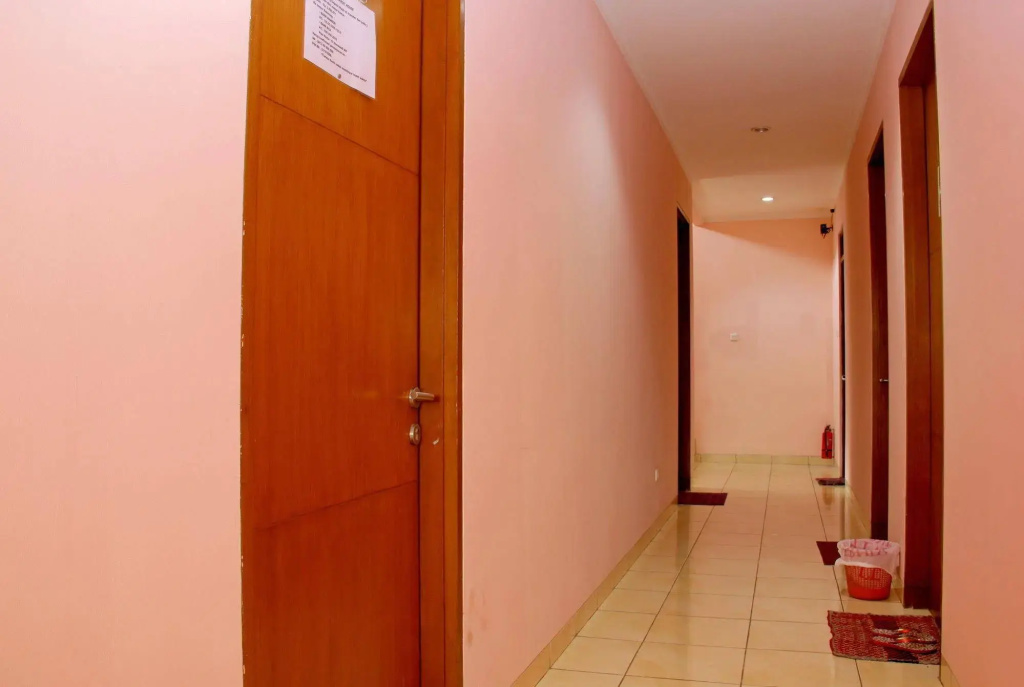 RedDoorz near Hyperpoint Pasteur