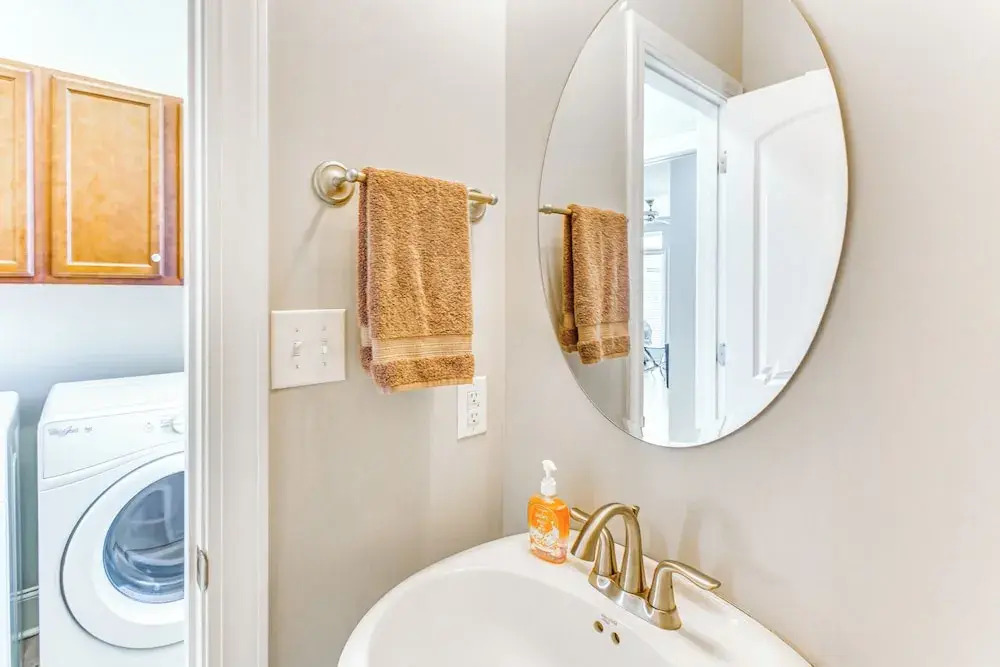 Walk to Ocean: Myrtle Beach Townhome w/ Balcony!