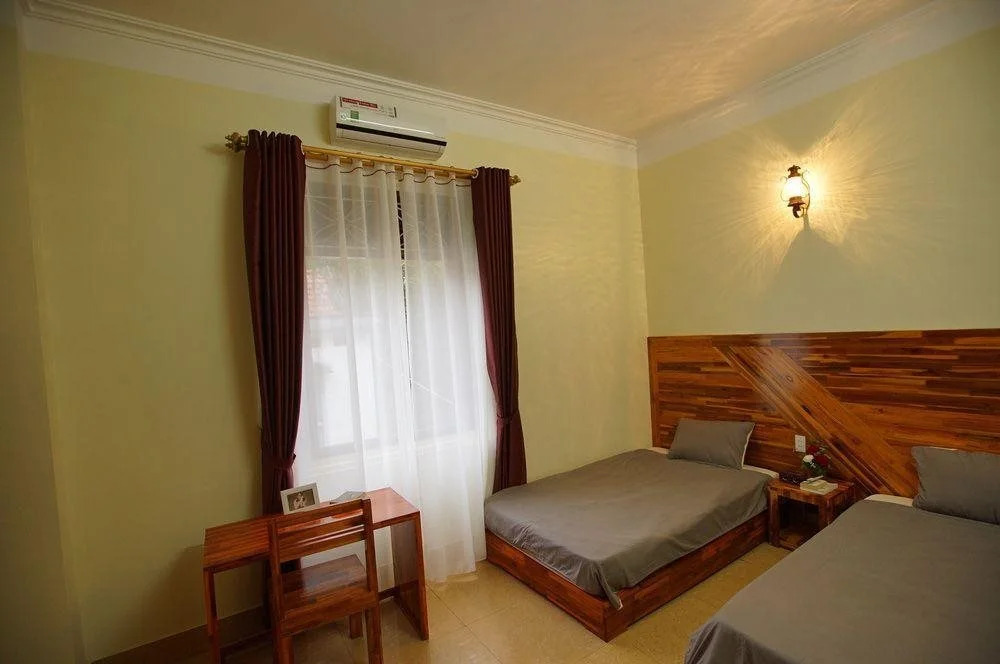 De Roses Ha Long Homestay Hostel