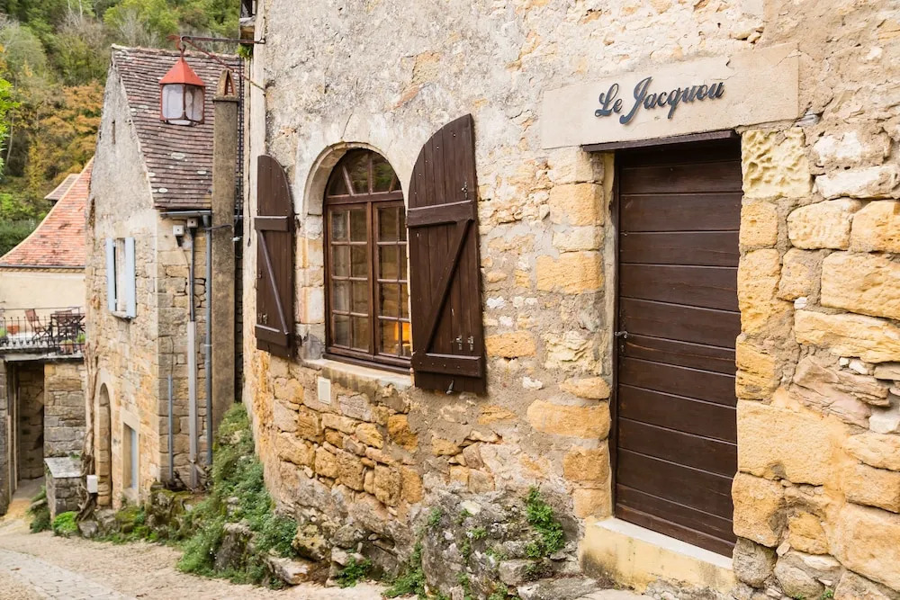 Historical ONE Bedroom Flat ON THE Cobblestone Path TO THE Castle