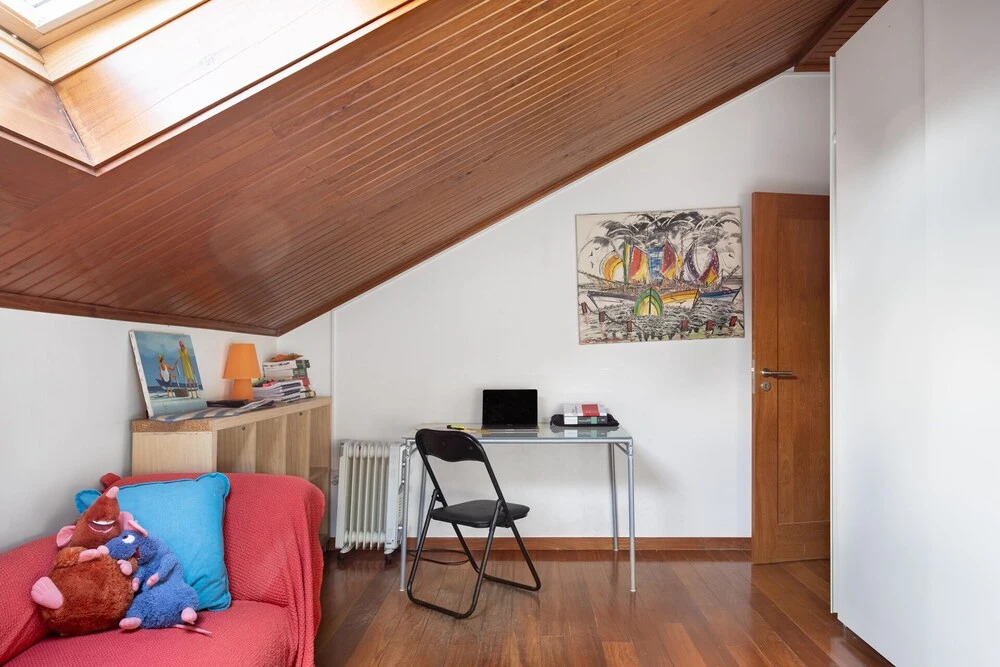 ALTIDO Stunning 4-BR house w/Private Yard in Estoril
