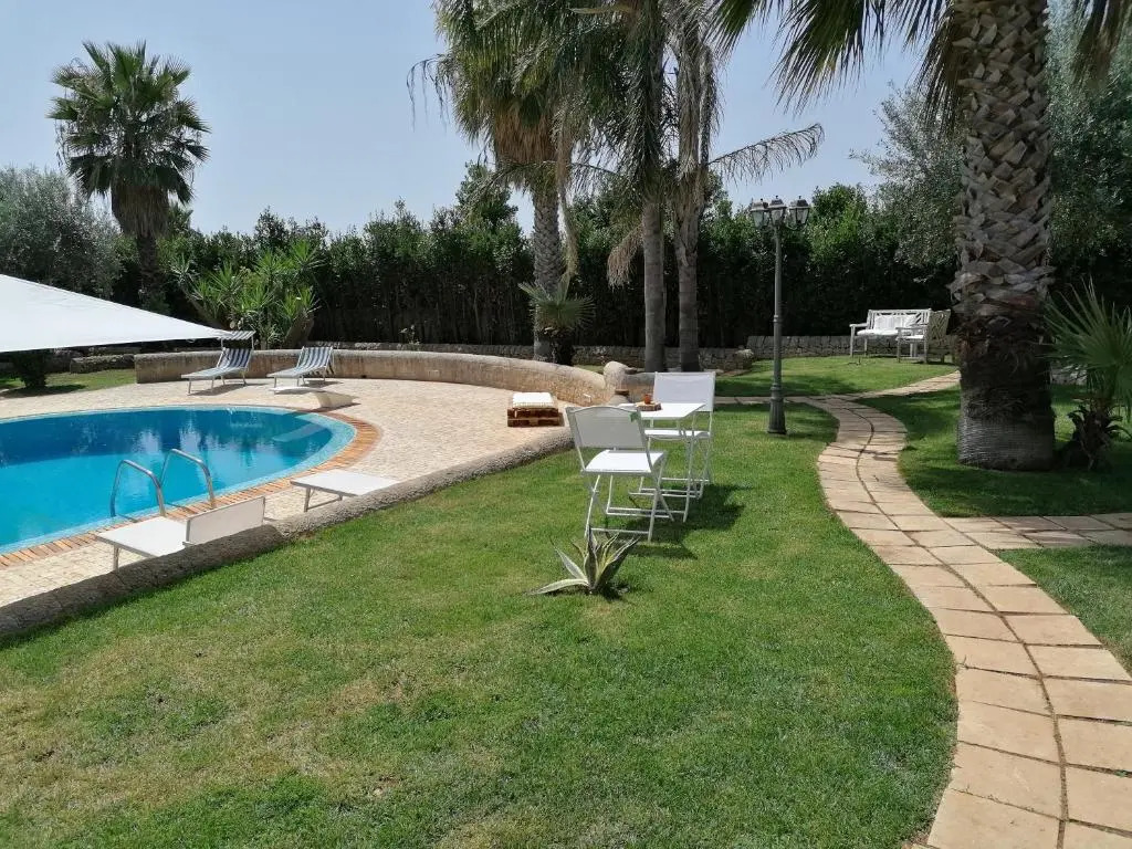 Bouganvillea house