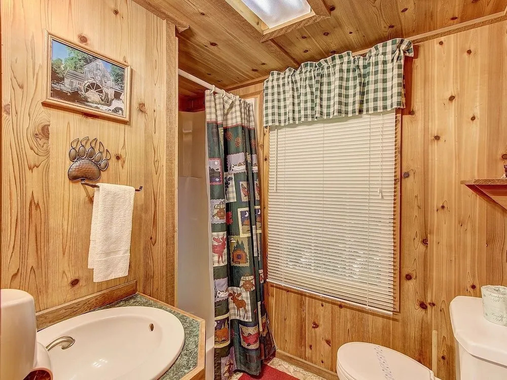 A Cherry Bloom 1 Bedroom 1 Bathroom Cabin