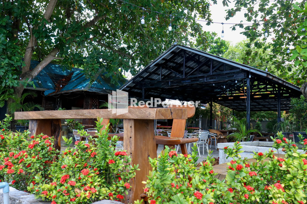 Sahabat Pantai Guest House Mitra RedDoorz