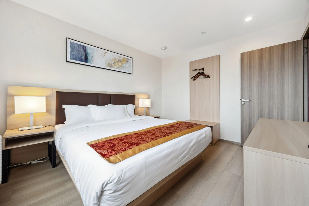 Ramada by Wyndham Flushing Queens