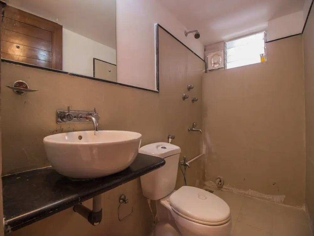 OYO 11424 Home Elegant 3BHK Villa Near Dona Paula Beach