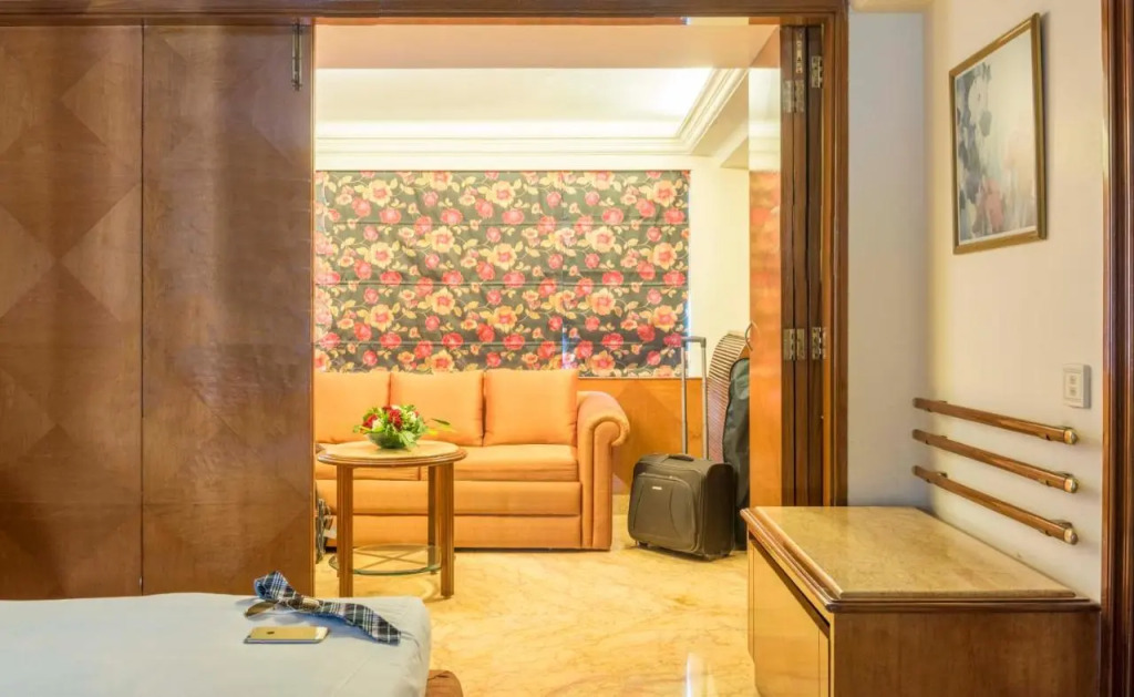 Hotel Parle International
