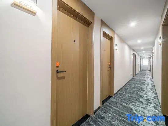 Cloud View Hotel
