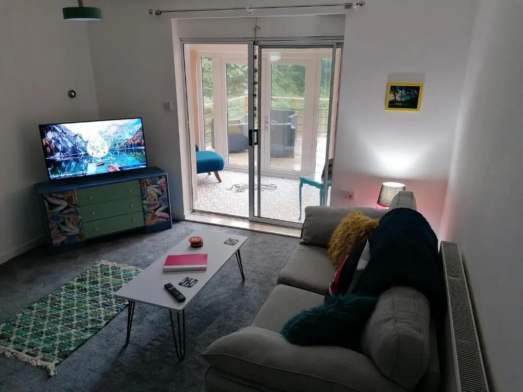 Charming 3BD Seaside Retreat in Burry Port