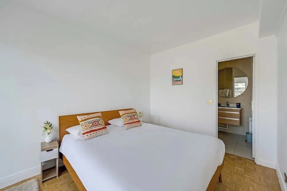 Bright Flat - 1bdr/4p- Near Paris and La Defense
