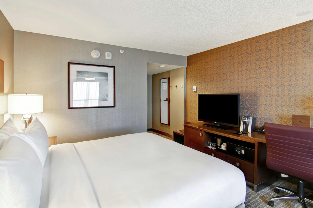 DoubleTree by Hilton West Edmonton