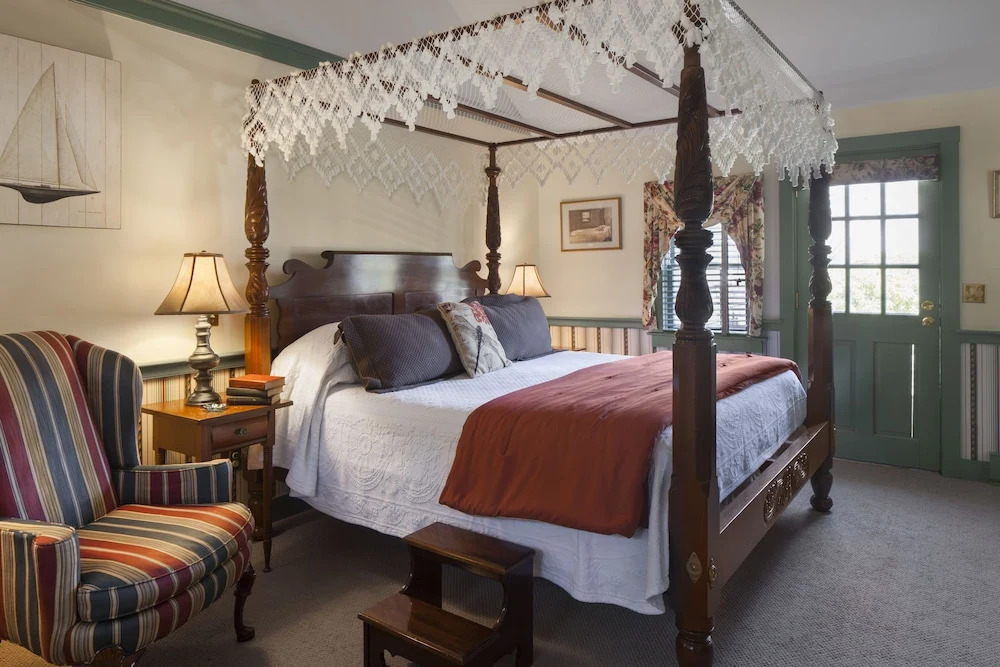 Captains House Inn