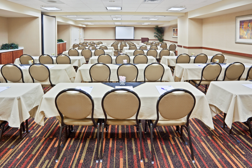 Holiday Inn Express and Suites Sumner by IHG