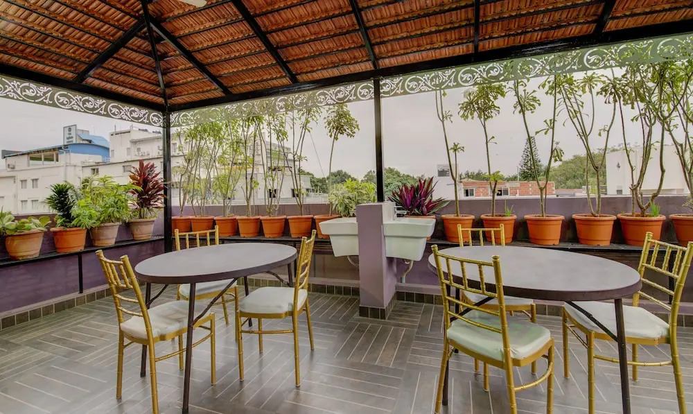 Treebo Trend Saffron Suites