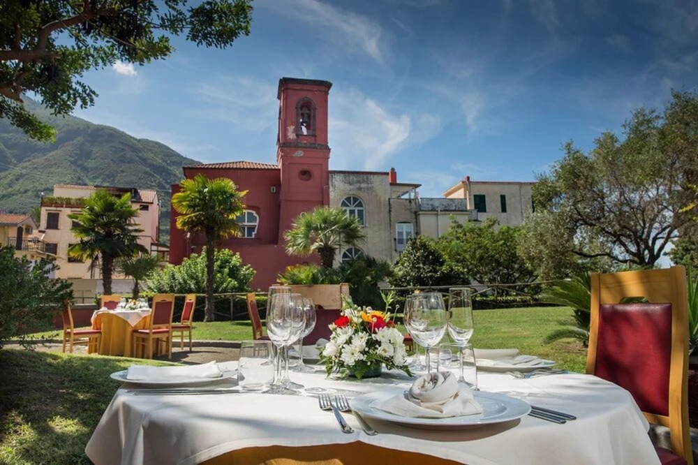 Vesuvian Inn