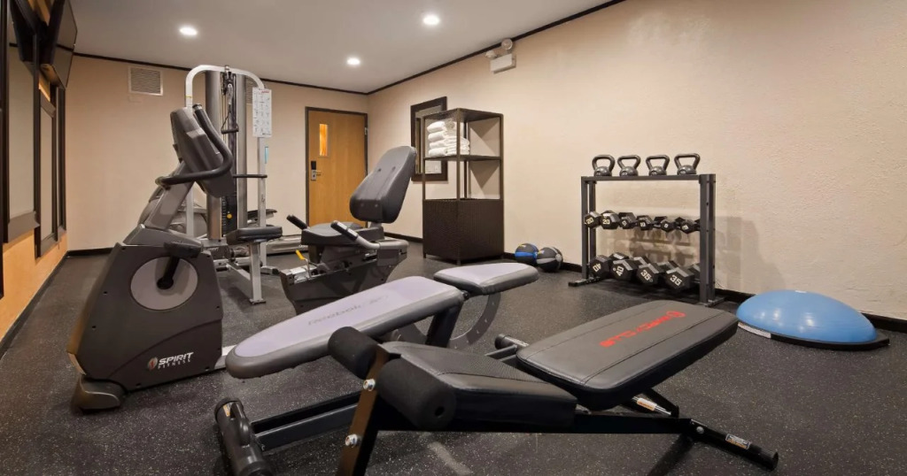 White Pine Inn & Suites