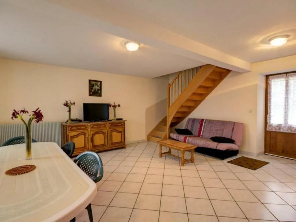 Gîte convivial avec jardin, accepte animaux, idéal pour nature et randonnées en Auvergne - FR-1-496-197
