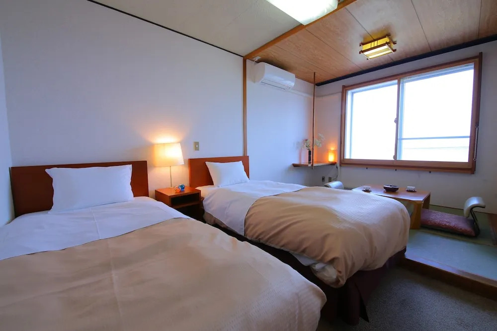 Lake Side Hotel Minatoya