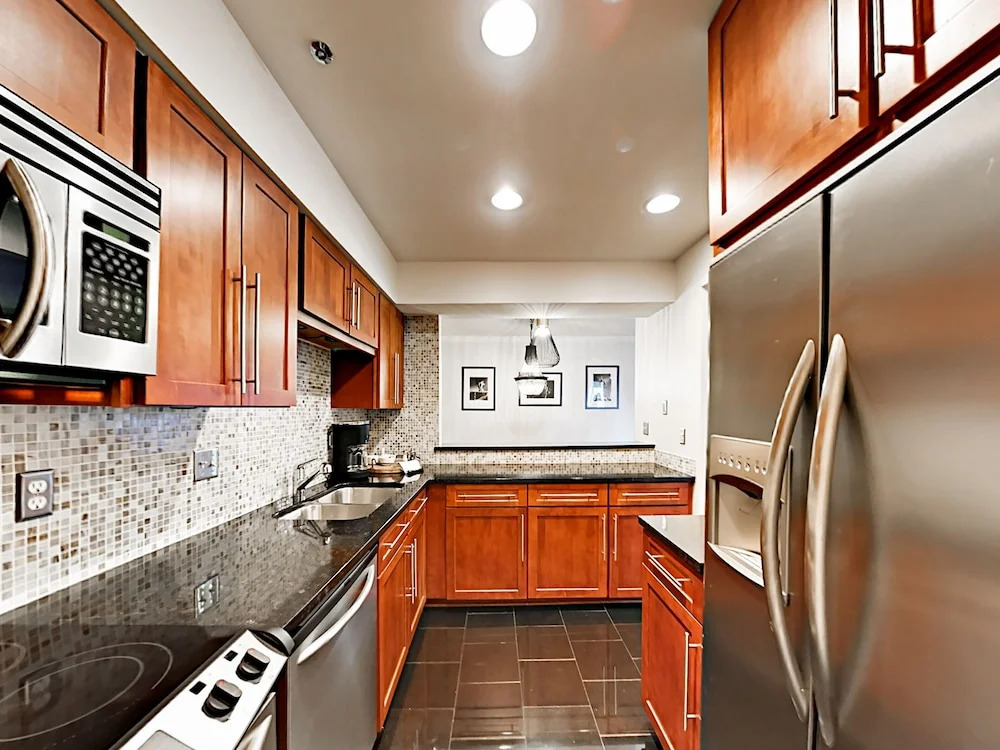 Chic SoBro - 1 Br Apts
