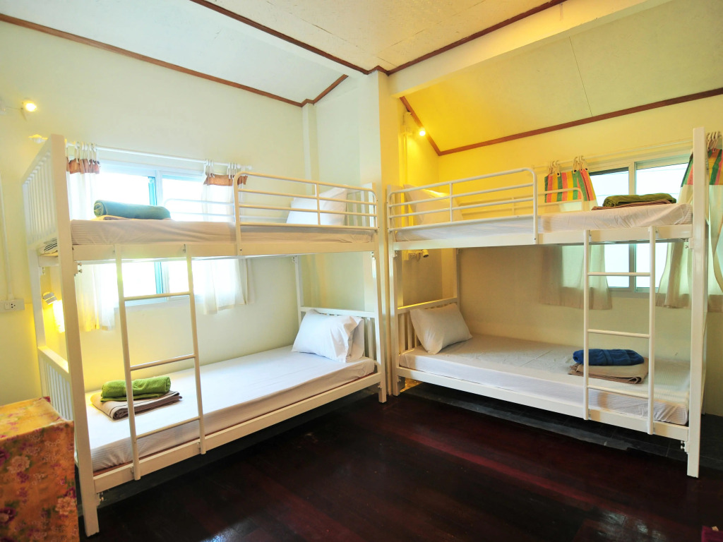 Phi Phi October House