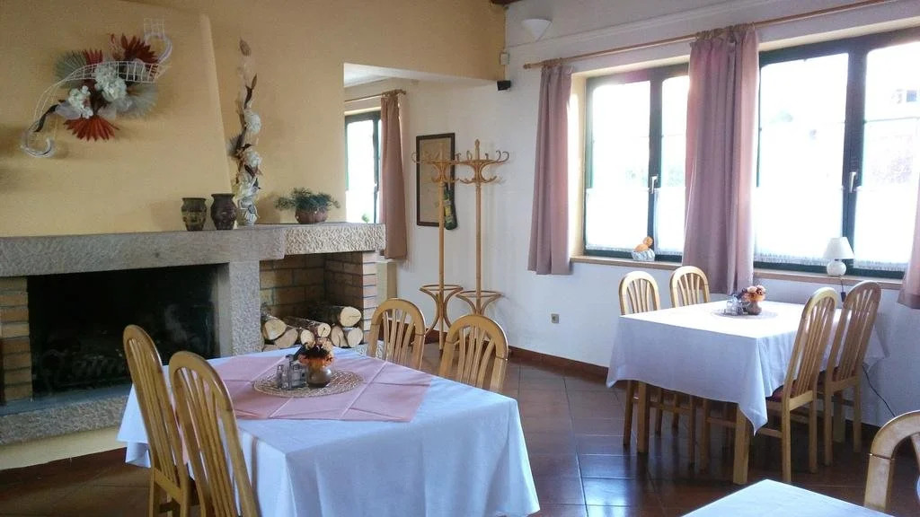 Restaurant & Pension u Hradu