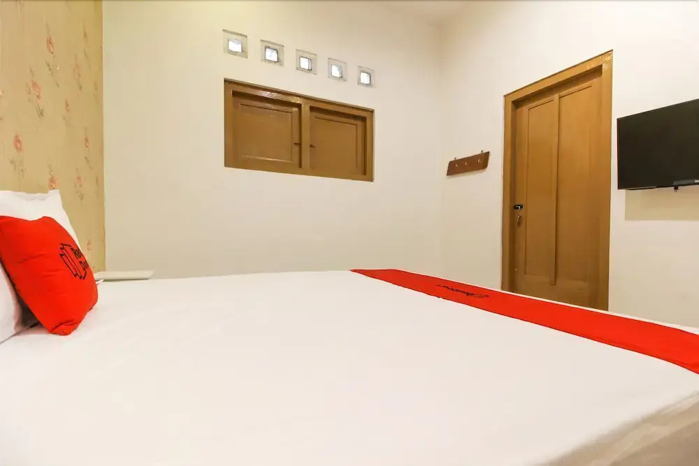 RedDoorz near RS Sarjito Yogyakarta 2