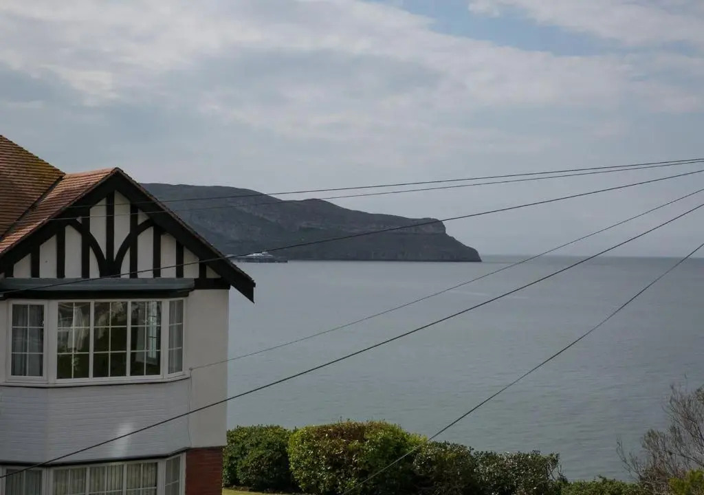 The Cottage on the Beach - Sleeps 7 - Large Garden