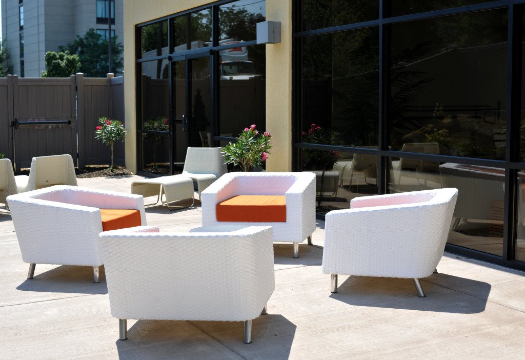 Holiday Inn and Suites Charleston West by IHG