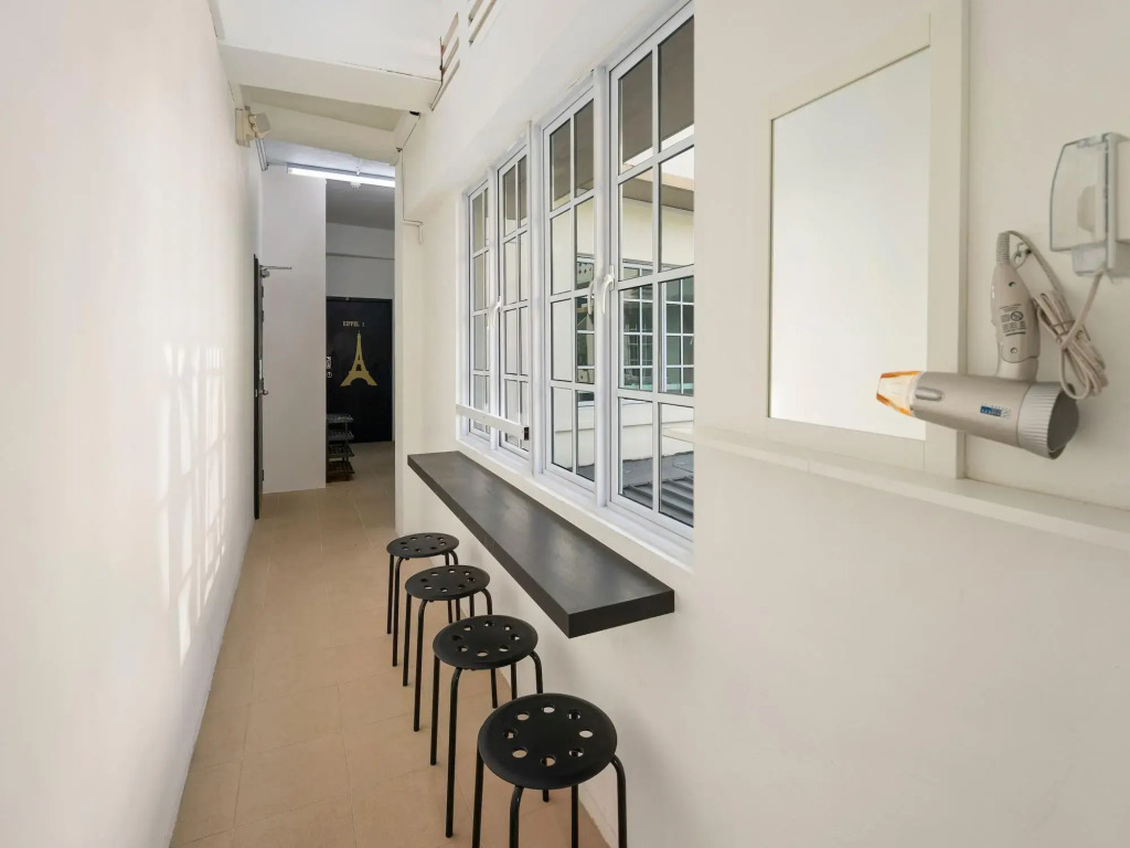 7 Wonders Hostel at Upper Dickson