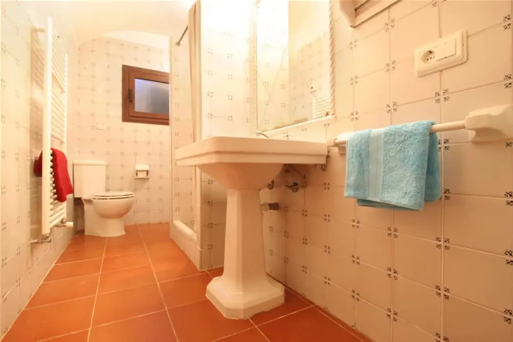 Villa - 8 Bedrooms with Pool and WiFi - 103182