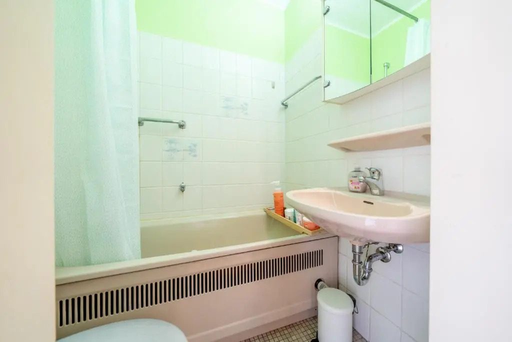 ID 7030 - Private Apartment
