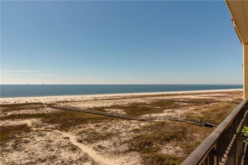 620 Holiday Isle 620 by ACP