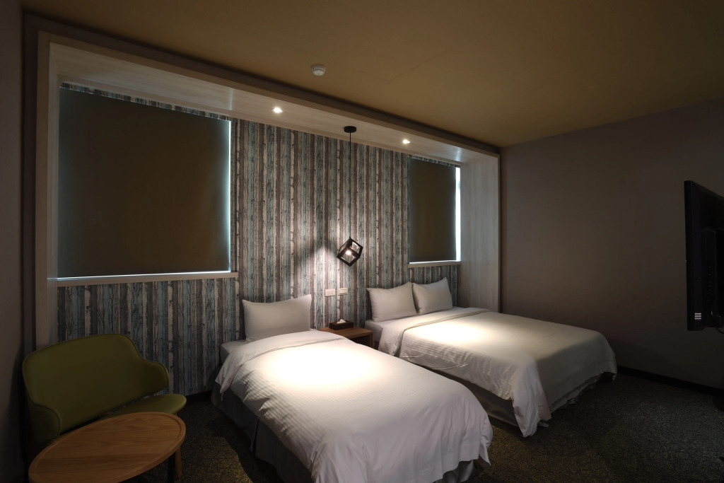 East Dragon Hotel
