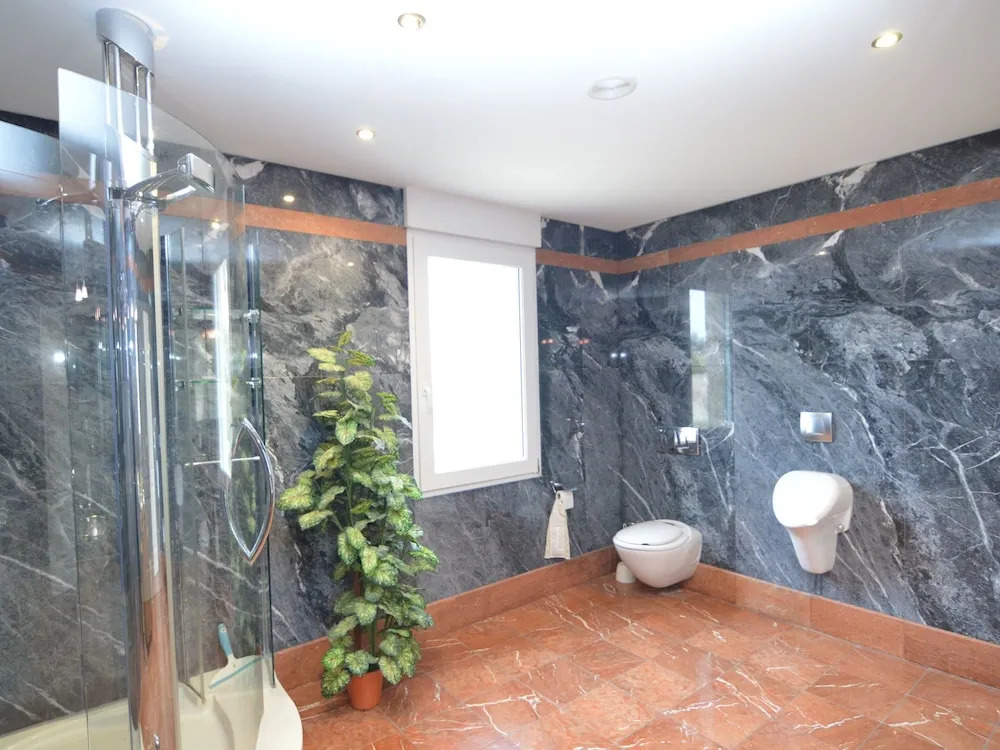 Luxurious Villa With Private Swimming Pool, Billiards Room and Private Tennis Court