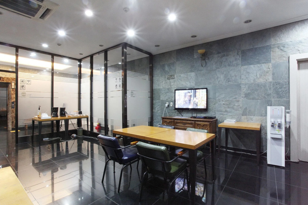 Noblesse Hotel