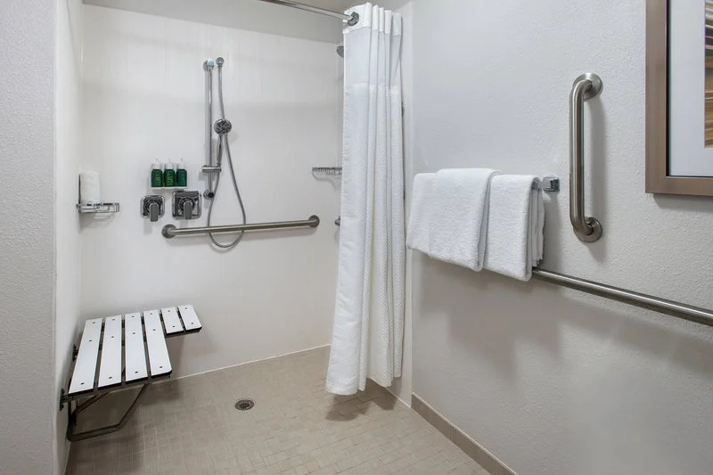 Courtyard Lincroft Red Bank
