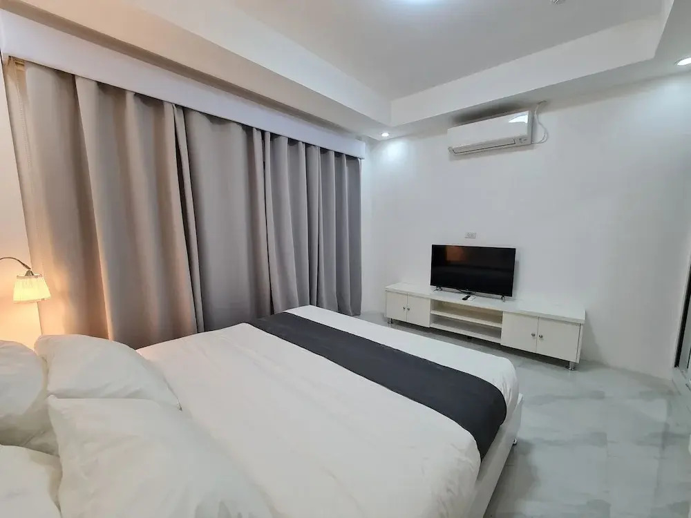 Staycation Hotel