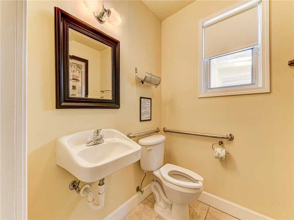 Anastasia Cottage, 2 Bedrooms, Walk to Beach, Sleep 4