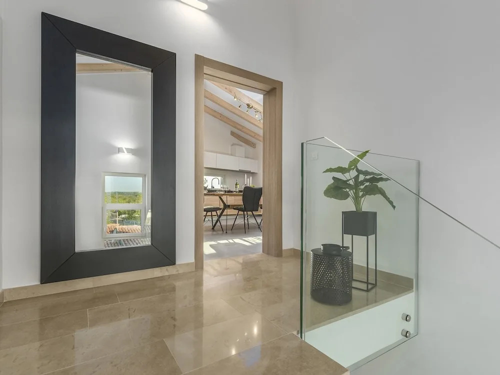 A Beautiful Spacious Apartment for 4 Persons Near the Beach in Rovinj